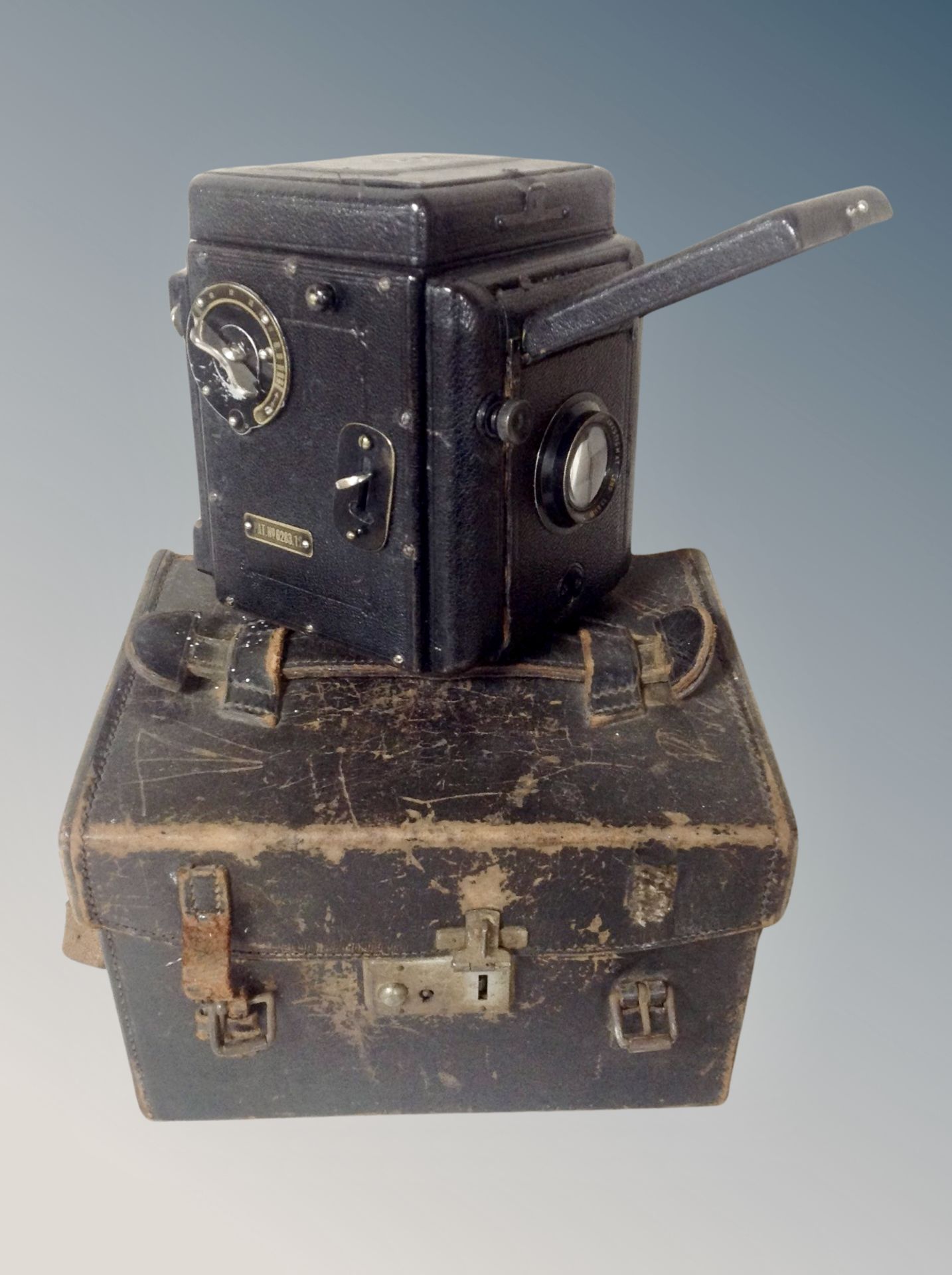 A group of antique bellows cameras, - Image 2 of 2