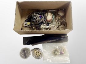 A small box of collectables including cut throat razors, earrings, RAC badge,