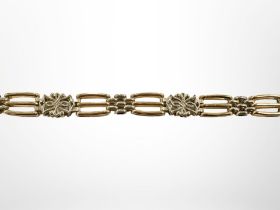 A 9ct two-tone gold bracelet, length 20 cm CONDITION REPORT: 14.6g.