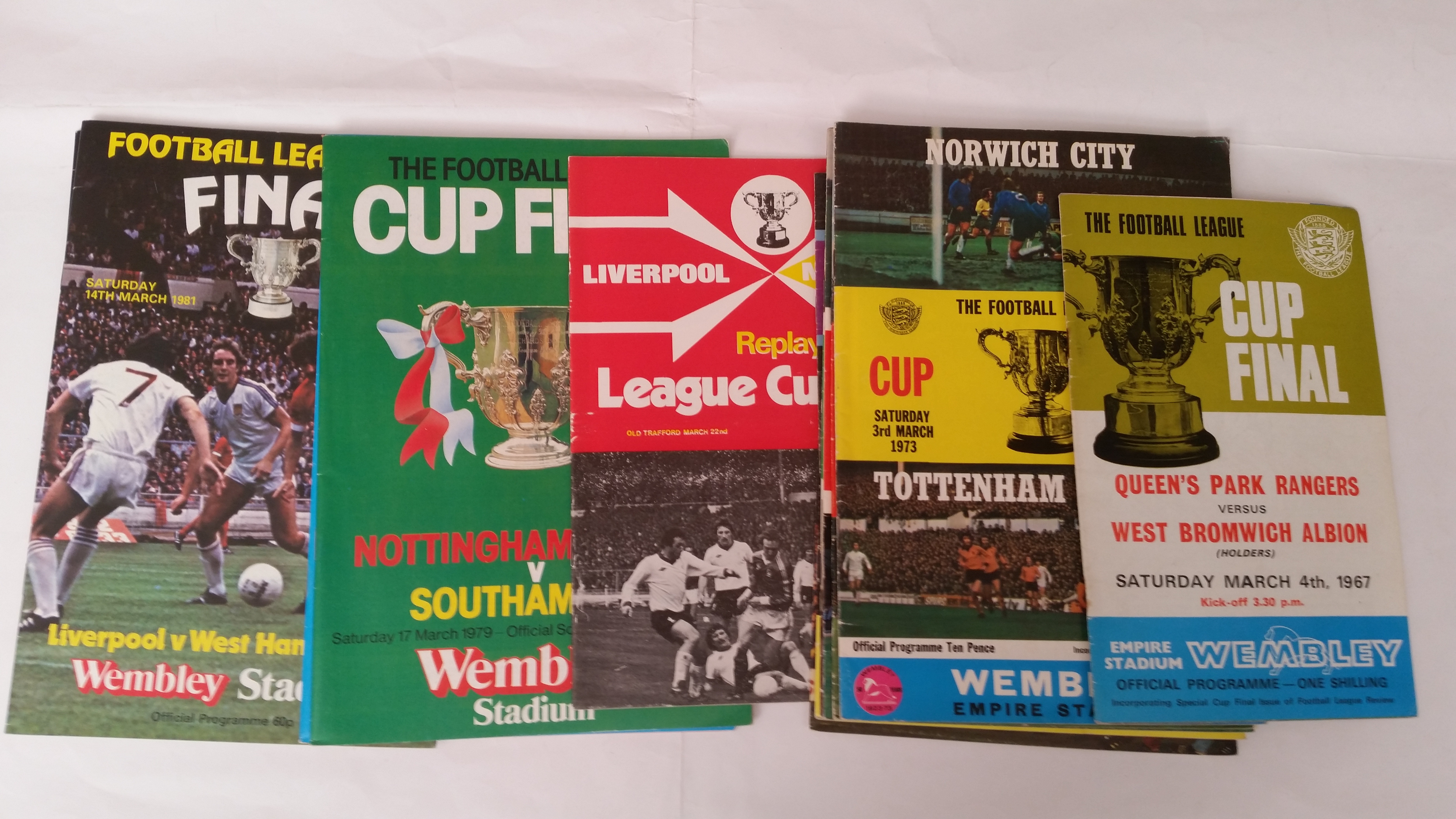 FOOTBALL, football league Cup Final programmes, complete run from 1967(1st final at Wembley) to