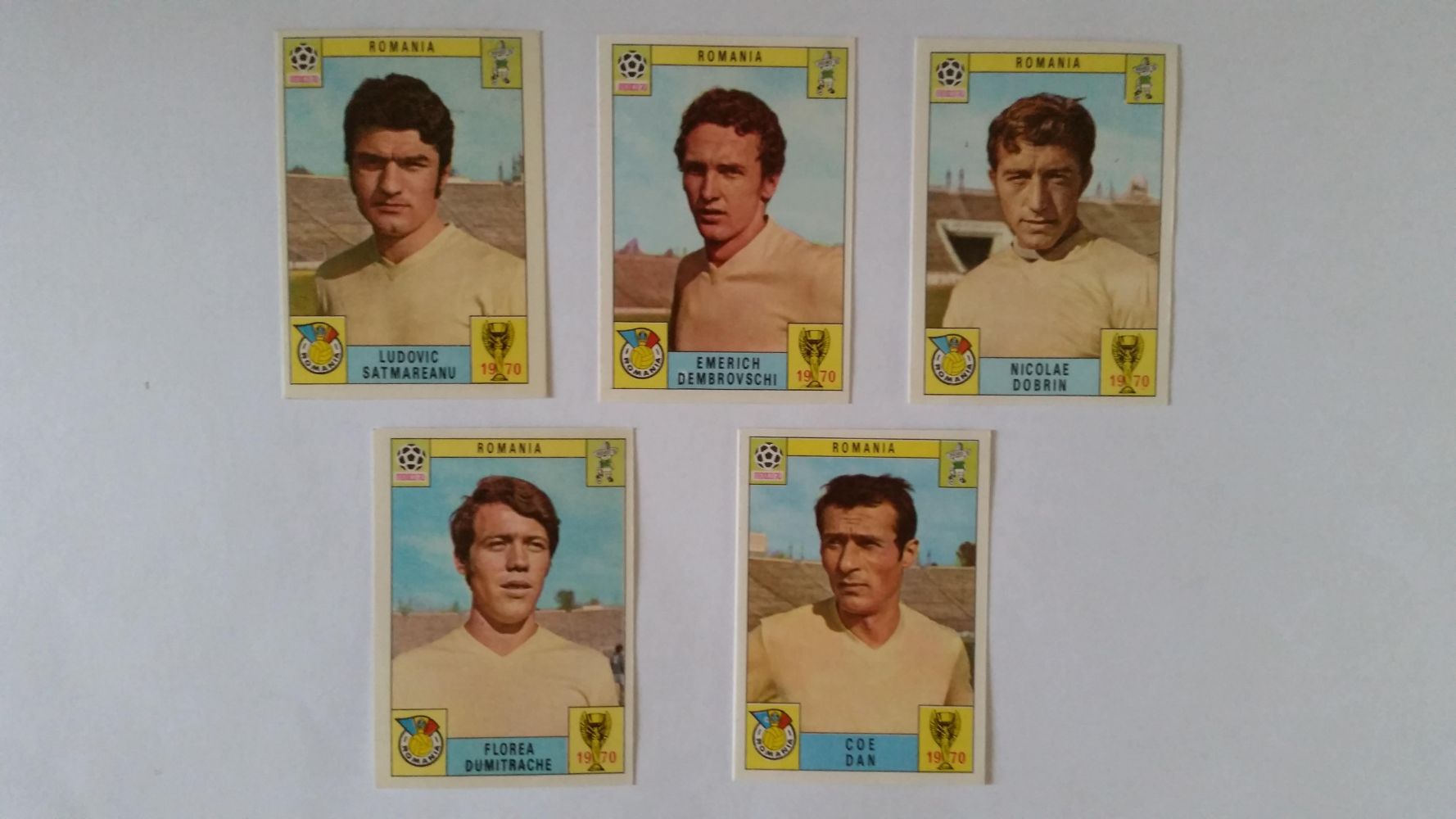 TRADE CARDS - PANINI MEXICO 70 FOOTBALL WORLD CUP SINGLES AND SMALL GROUPS