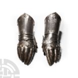 European Articulated Gauntlet Pair