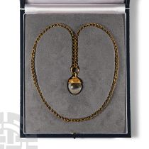 Gold Necklace with Agate Pendant