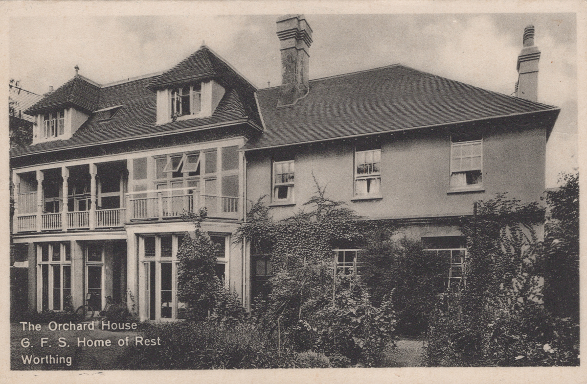 A collection of approximately 78 postcards of West Sussex, including photographic postcards - Image 14 of 38