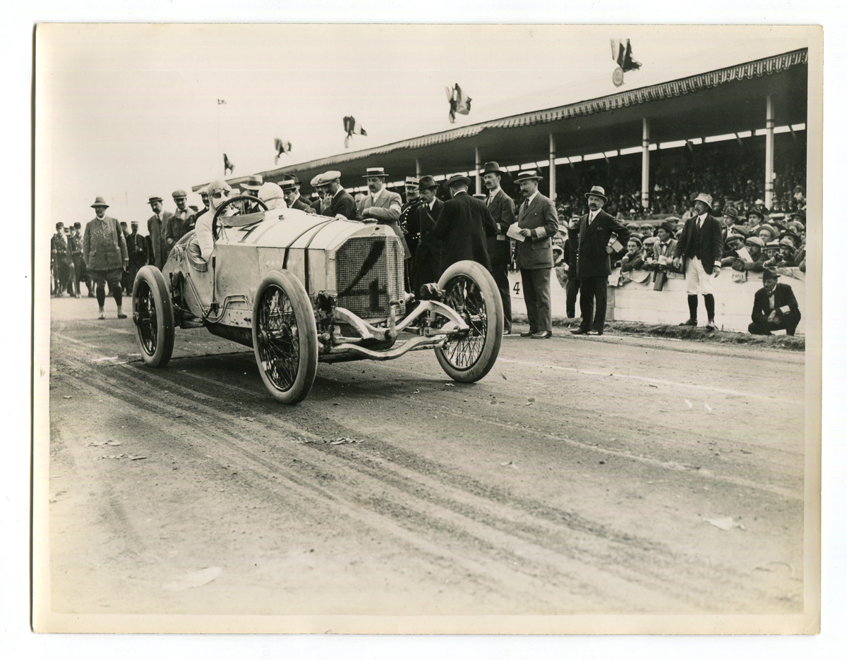 MOTOR RACING. A collection of 30 black and white photographs of 1913-1914 motor races, 17cm x 21. - Image 2 of 8