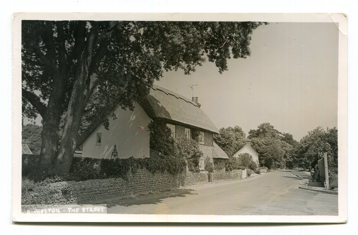 A collection of approximately 78 postcards of West Sussex, including photographic postcards - Image 3 of 38