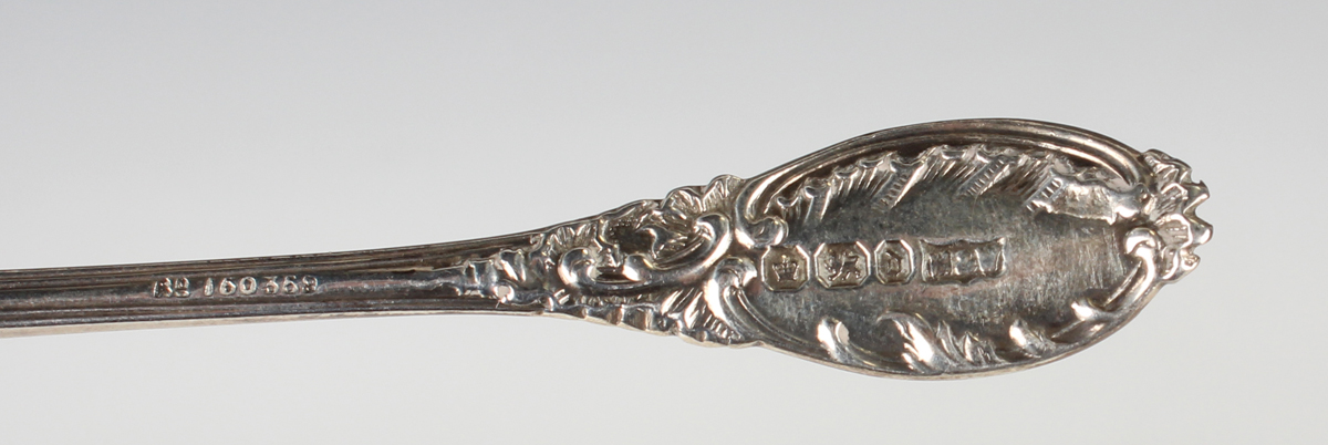 A group of seven silver butter knives, including a pair with scroll decorated handles, Sheffield - Image 8 of 8