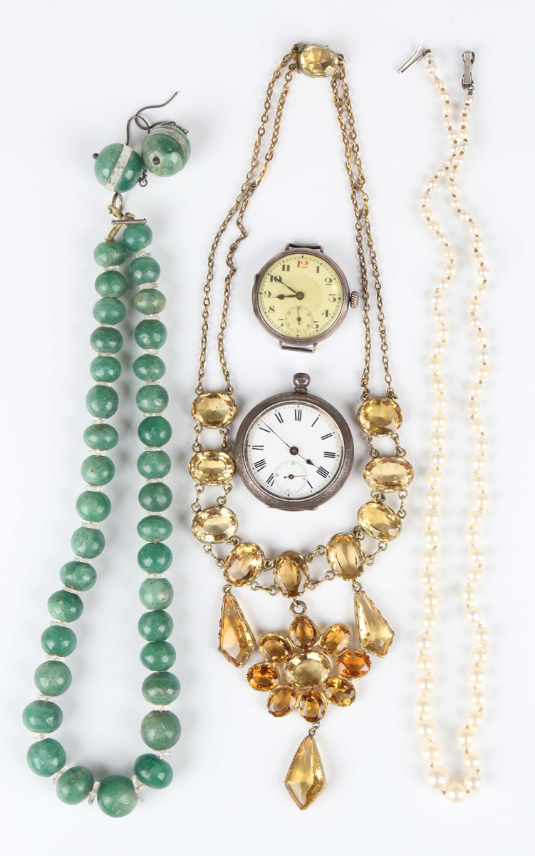 A gilt metal and citrine pendant necklace, length 41.5cm, a single row necklace of graduated