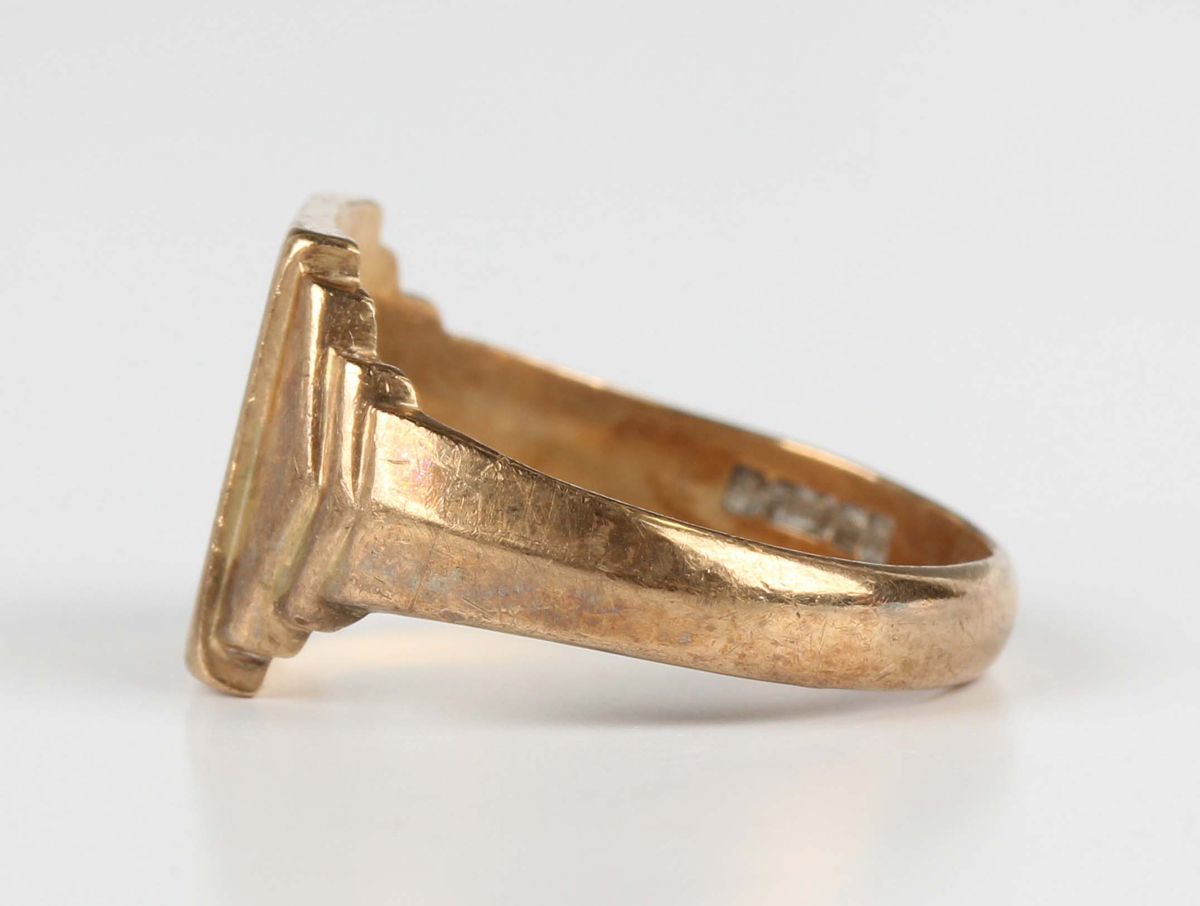 A 9ct gold rectangular signet style ring with stepped shoulders, Birmingham 1971, weight 5.2g, - Image 4 of 5