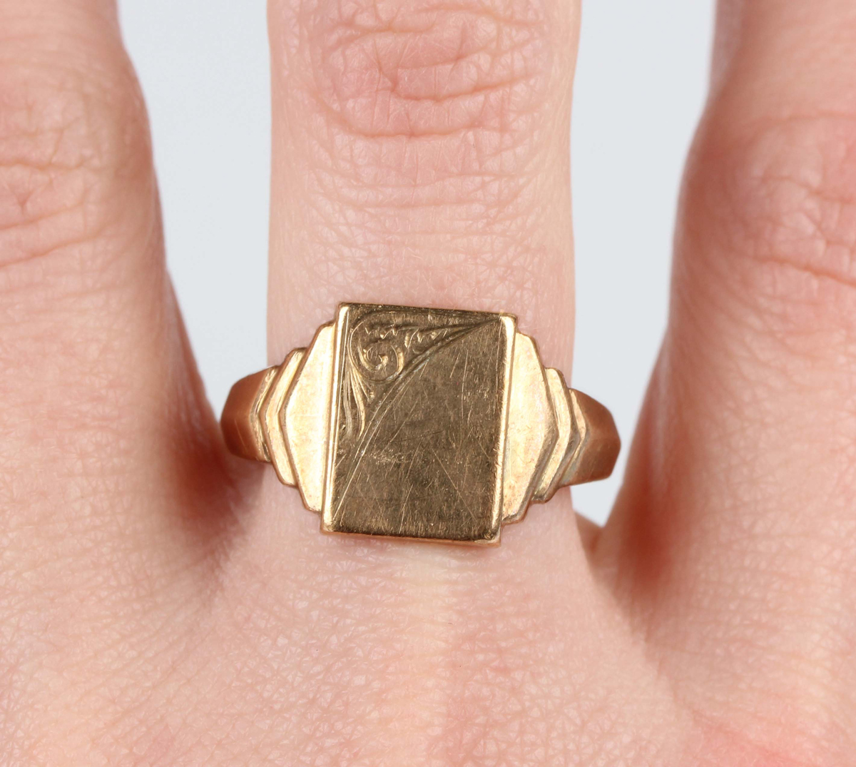 A 9ct gold rectangular signet style ring with stepped shoulders, Birmingham 1971, weight 5.2g, - Image 2 of 5