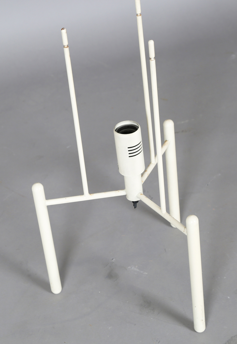 An Italian white plastic floor-standing lamp by Mod, with vertebrae style adjustable stem, - Image 2 of 8