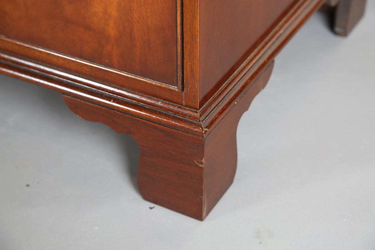 A pair of late 20th century George III style Bevan Funnel mahogany chests of drawers, height - Image 12 of 14