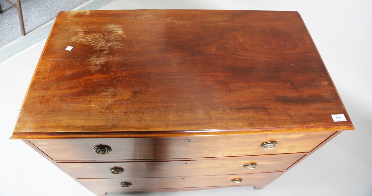 A late George III mahogany chest of three long drawers, height 86cm, width 91cm, depth 48cm.Buyer’ - Image 7 of 7