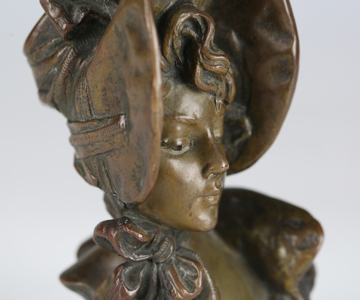 Emanuel Villanis - 'Mlle Lange', a late 19th/early 20th century French patinated cast bronze head - Image 15 of 15