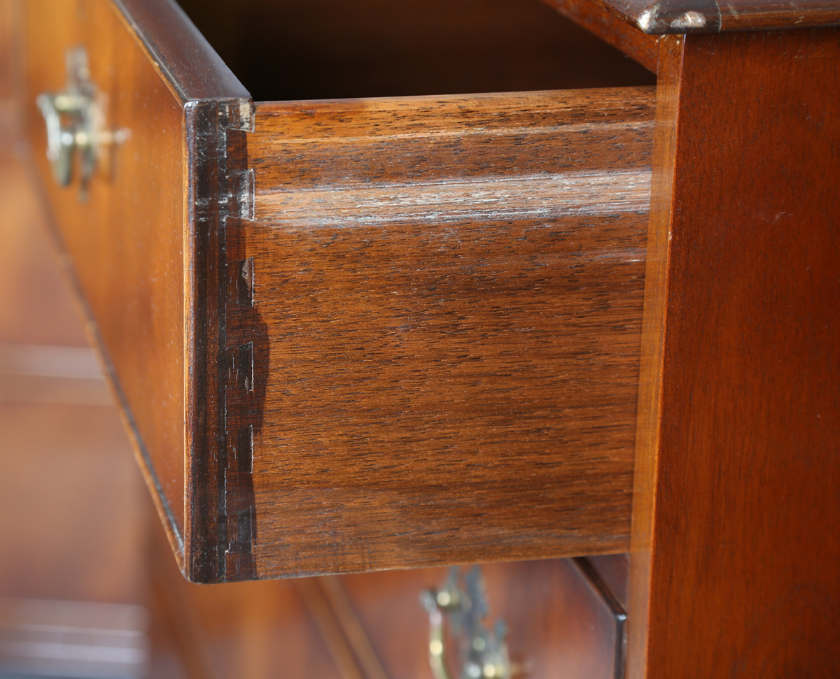 A pair of late 20th century George III style Bevan Funnel mahogany chests of drawers, height - Image 13 of 14