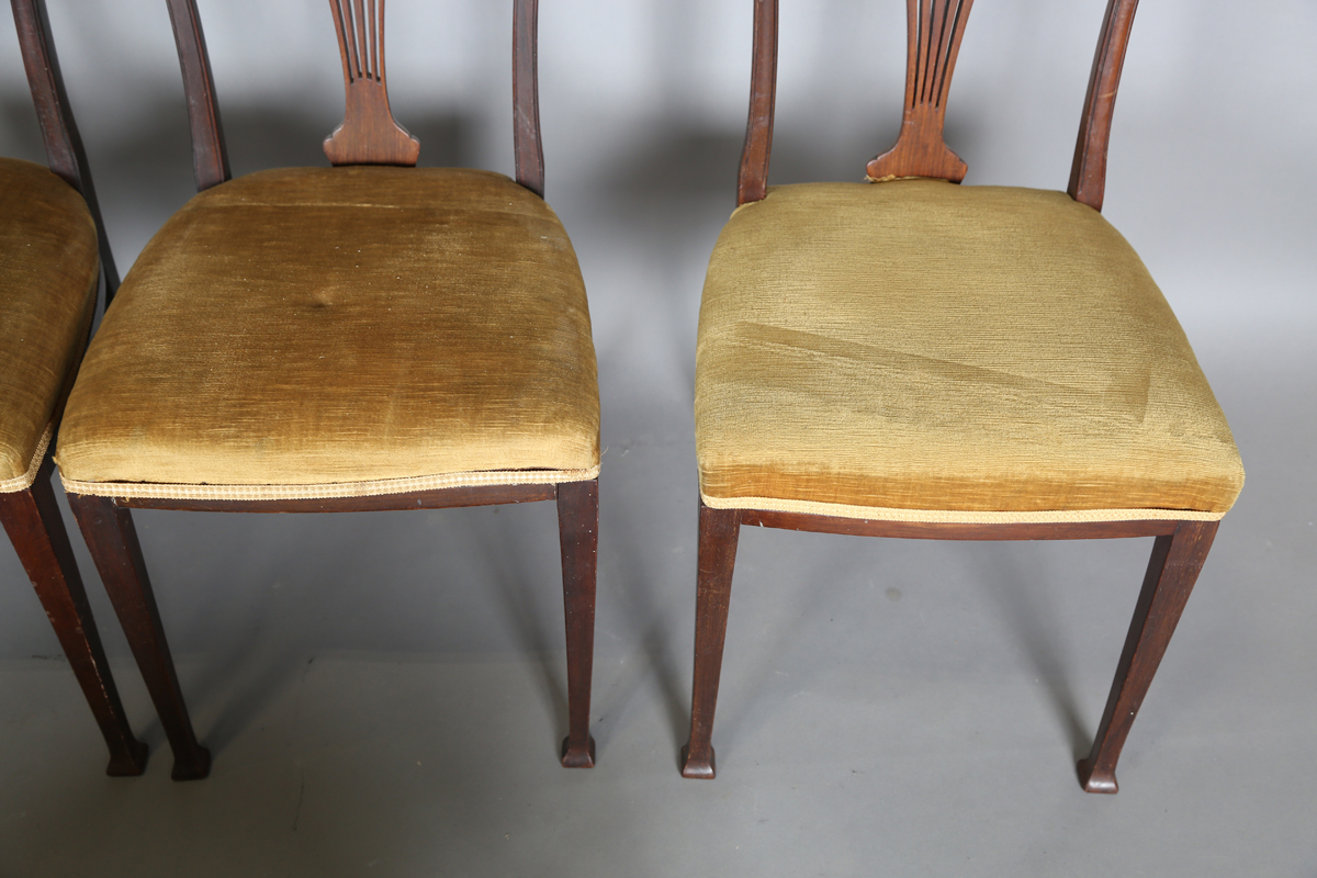 A set of six Edwardian Art Nouveau mahogany chairs by James Shoolbred & Co, comprising two carvers - Image 4 of 20