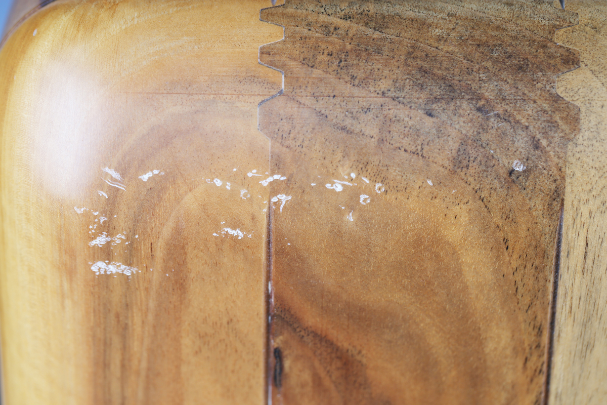 A pair of Italian Sonus Faber Electa speakers within shaped wooden casings, height 37cm, width 26cm. - Image 9 of 12