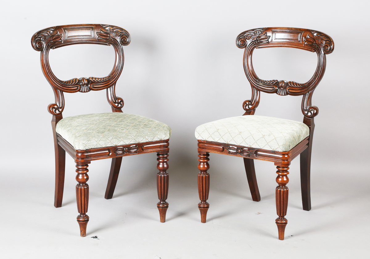 A pair of William IV rosewood dining chairs, in the manner of Gillows of Lancaster, the finely