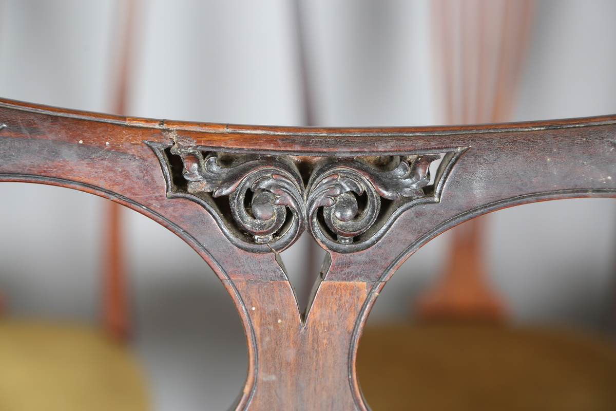 A set of six Edwardian Art Nouveau mahogany chairs by James Shoolbred & Co, comprising two carvers - Image 19 of 20