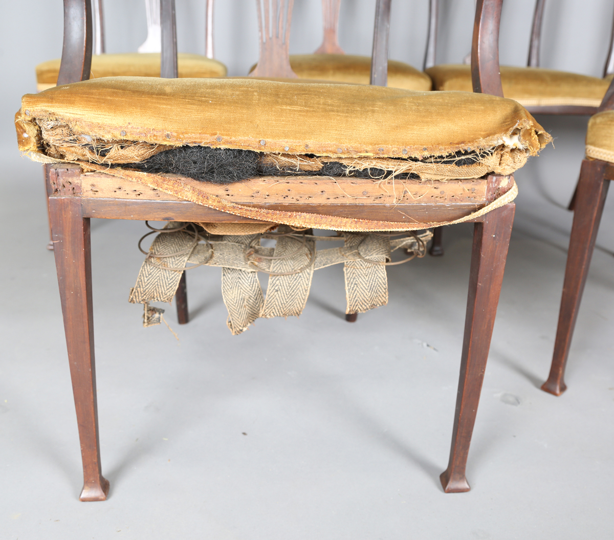 A set of six Edwardian Art Nouveau mahogany chairs by James Shoolbred & Co, comprising two carvers - Image 17 of 20