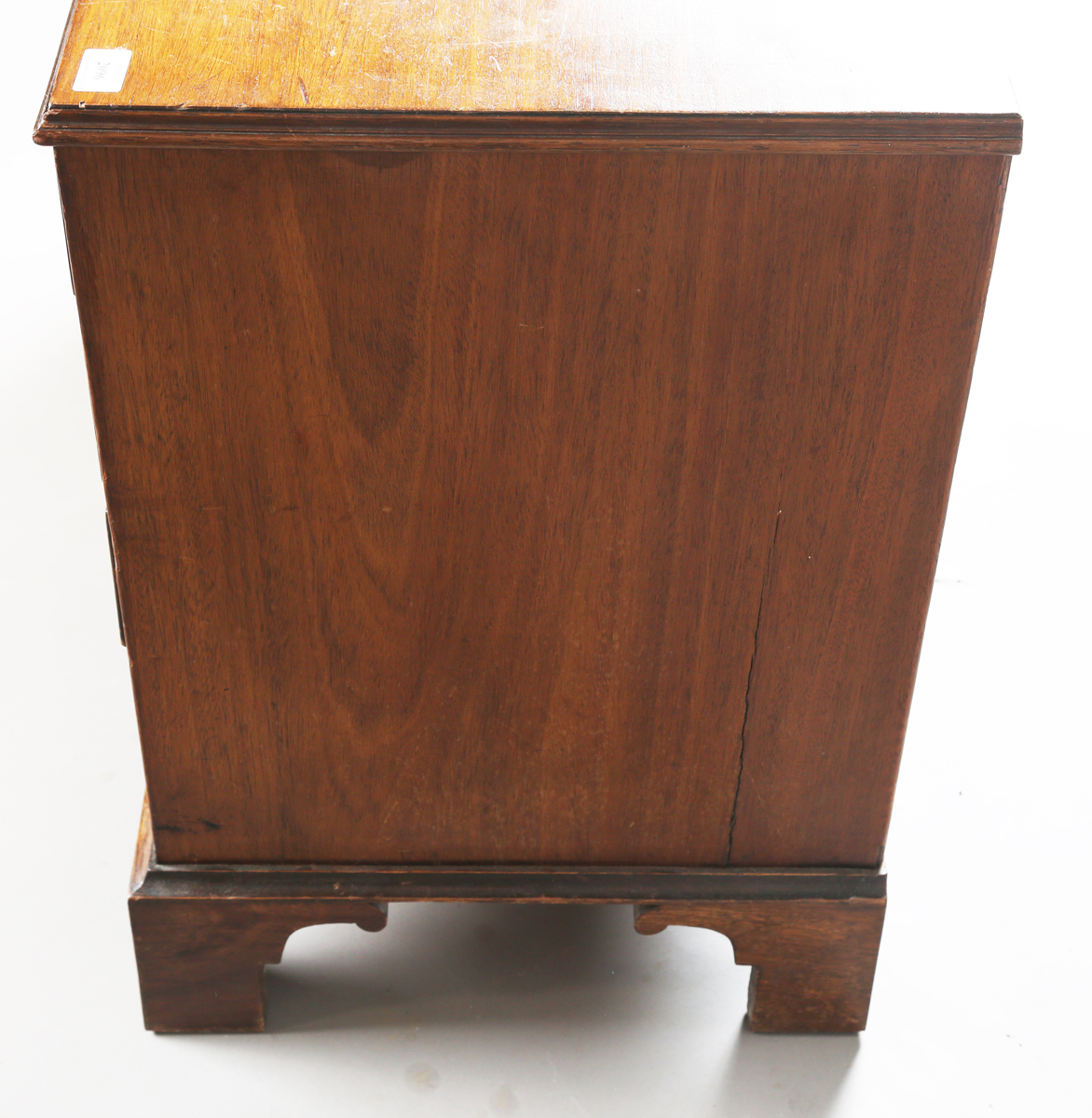 A 20th century George III style mahogany chest of oak-lined drawers, height 66cm, width 101cm, depth - Image 2 of 7