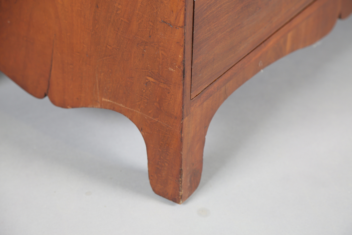 A late George III mahogany chest of three long drawers, height 86cm, width 91cm, depth 48cm.Buyer’ - Image 5 of 7