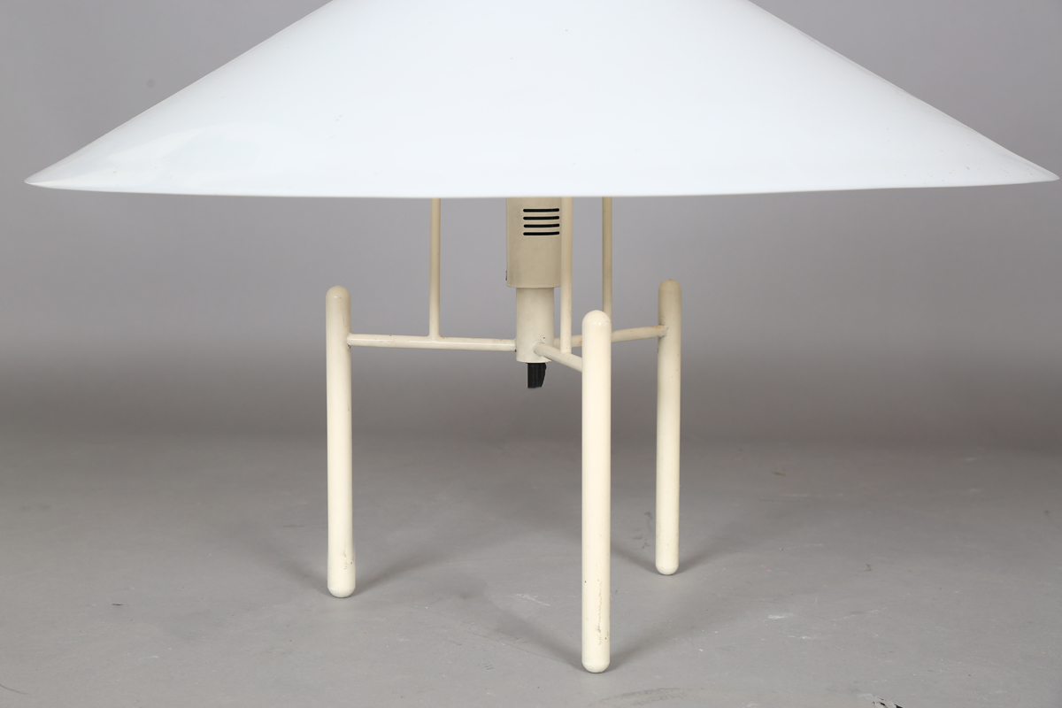 An Italian white plastic floor-standing lamp by Mod, with vertebrae style adjustable stem, - Image 3 of 8