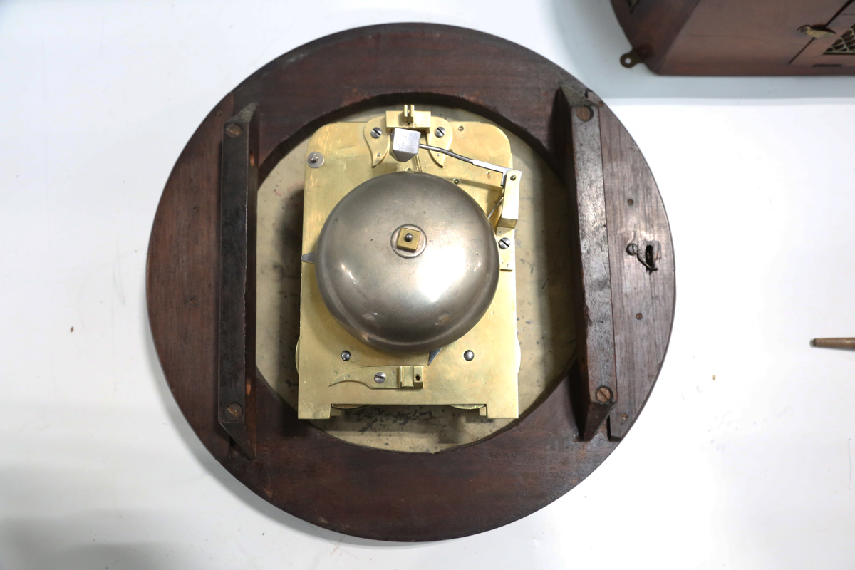 An early 19th century mahogany circular cased wall clock, the brass five pillar twin fusee - Image 4 of 10