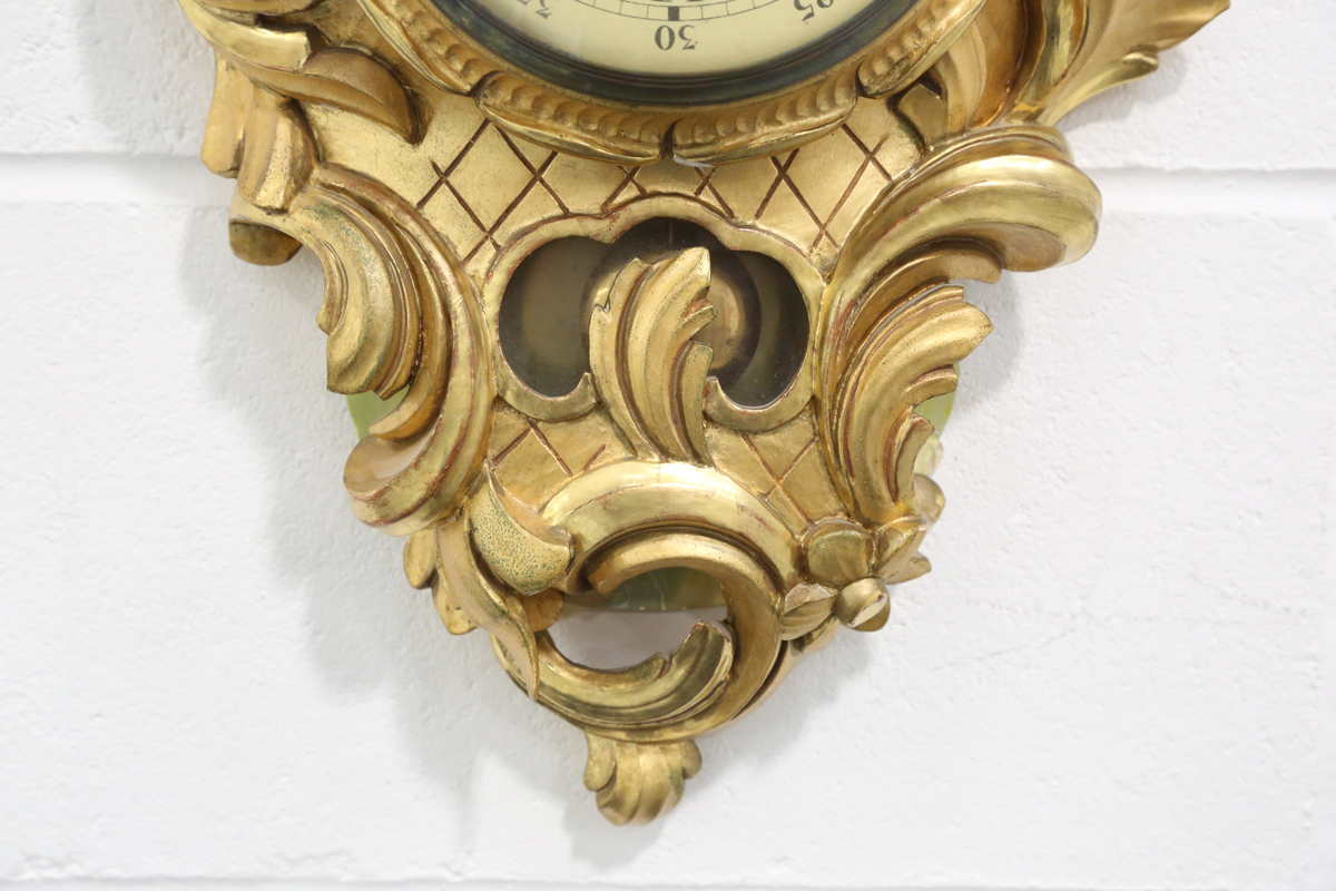 An early 20th century carved giltwood and gesso cartel style wall clock with Swiss eight day - Image 4 of 6