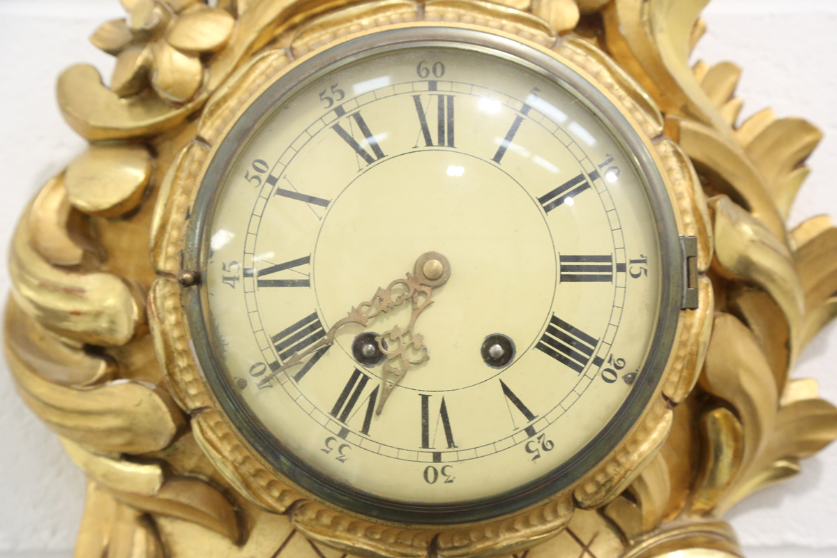 An early 20th century carved giltwood and gesso cartel style wall clock with Swiss eight day - Image 6 of 6