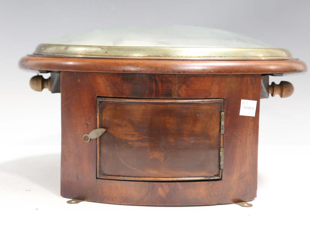 An early 19th century mahogany circular cased wall clock, the brass five pillar twin fusee - Image 8 of 10