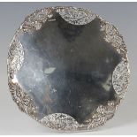 A George VI silver circular low tazza, the naturalistic rim cast with pierced acorn and oak leaf