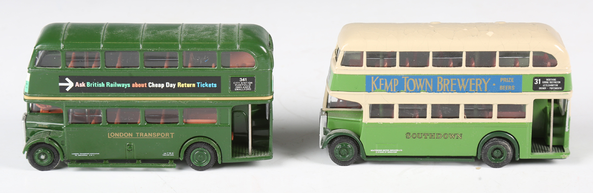 A good collection of Gilbow Exclusive First Edition model buses and coaches, various liveries - Image 2 of 6