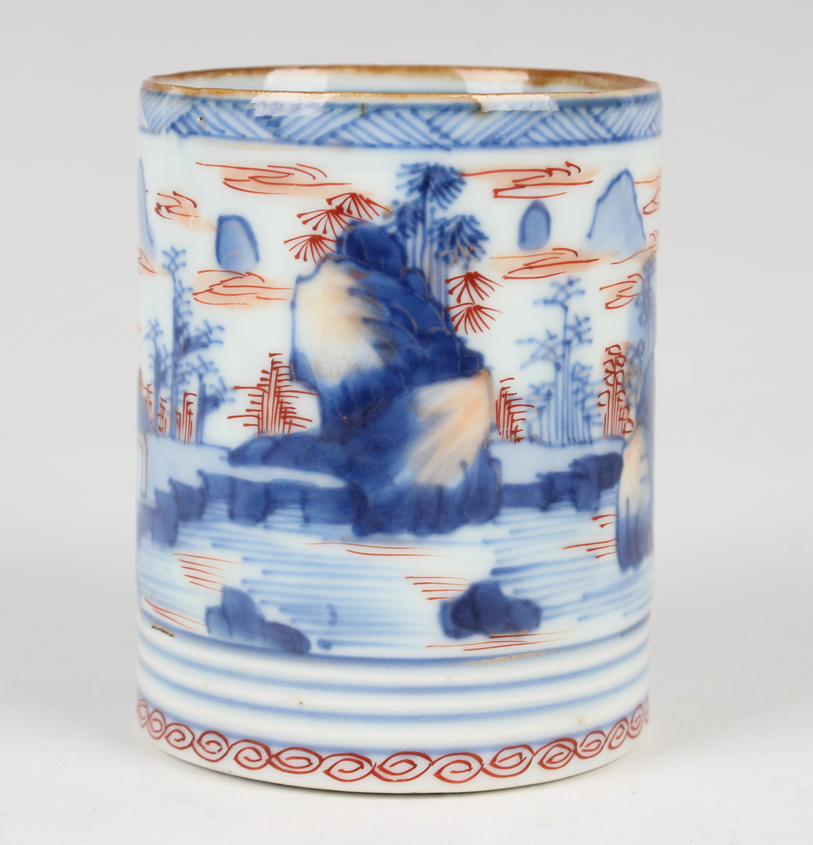 A small group of Chinese pottery, including an Imari mug, Kangxi period, painted with a coastal - Image 34 of 35