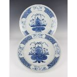 A near pair of Chinese blue and white porcelain circular charger dishes, late Qing dynasty, each