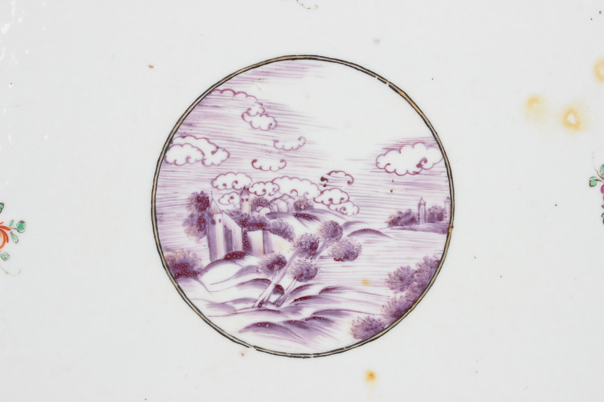 A Chinese export porcelain meat dish and strainer, Qianlong period, the meat dish with shaped rim, - Image 15 of 15