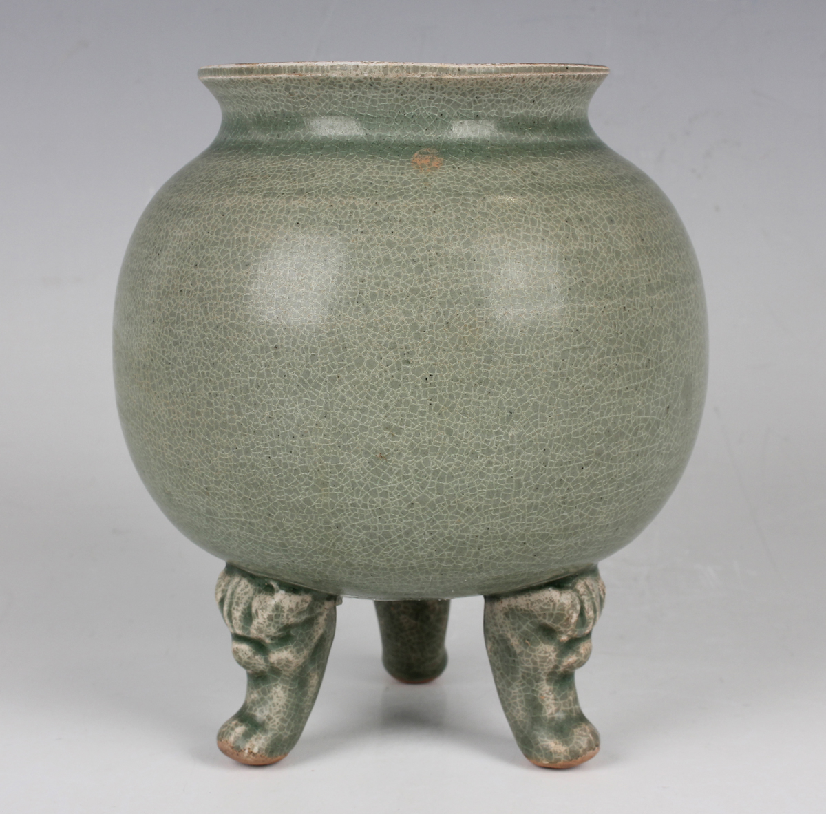 A small group of Chinese pottery, 20th century or later, including a Song style cream glazed jar and - Image 10 of 27