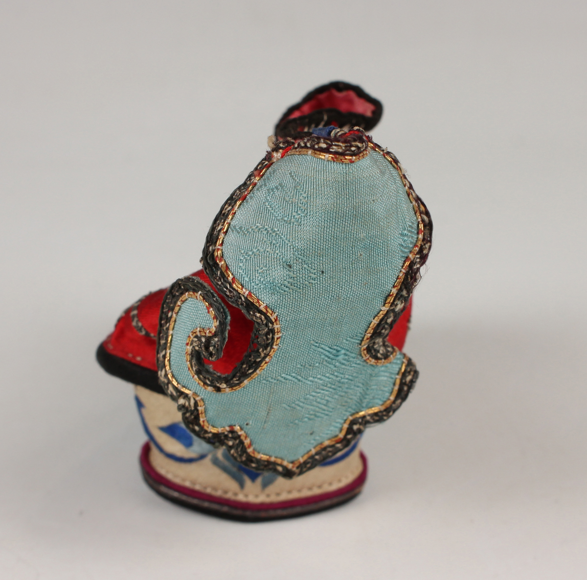 A small collection of Chinese export silkwork, late Qing dynasty, including a collar, decorated with - Image 23 of 43