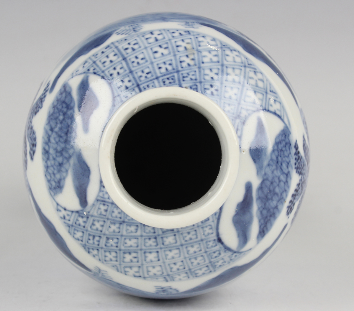 A Chinese blue and white porcelain double gourd shaped vase, mark of Kangxi but late 19th century, - Image 12 of 25