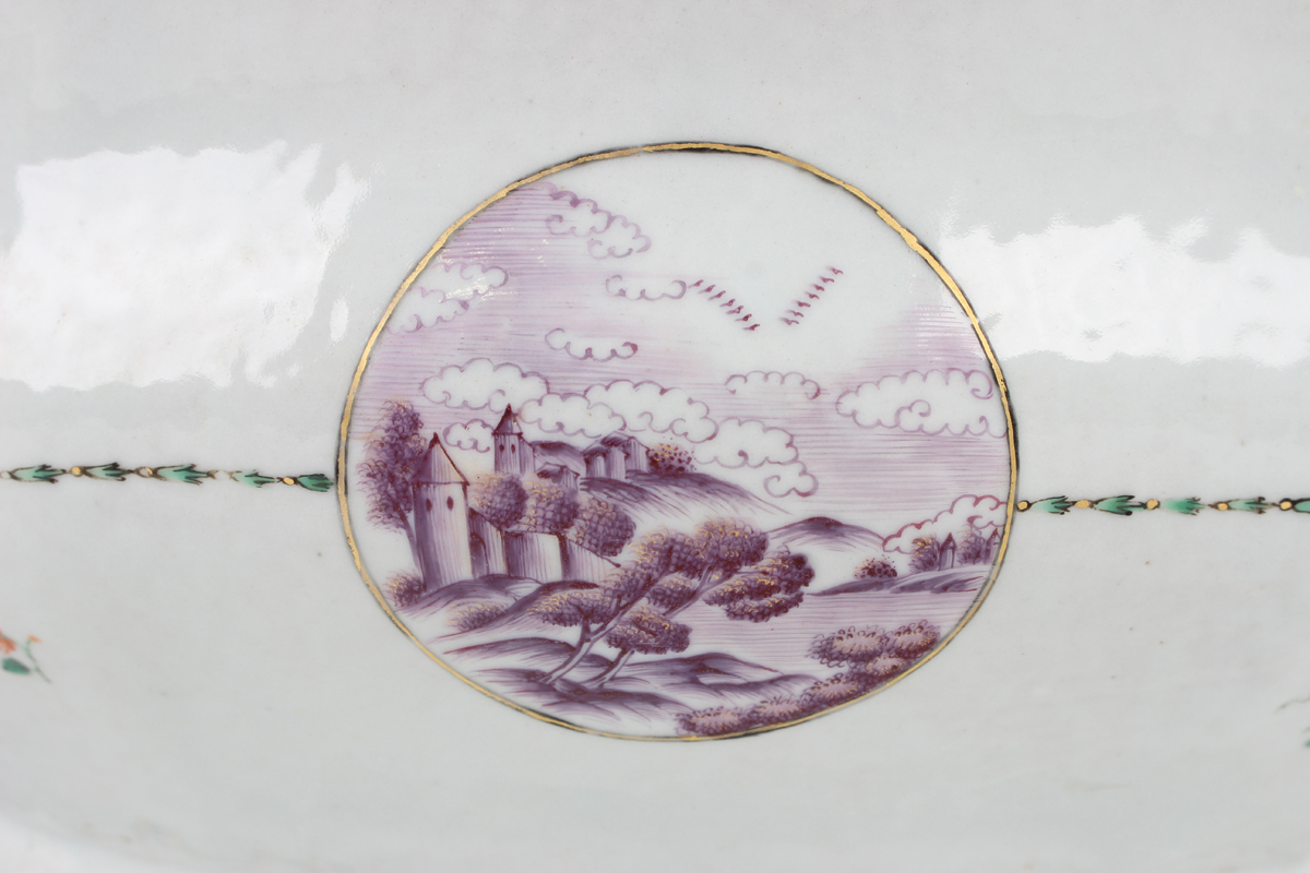 A Chinese export porcelain soup tureen, cover and stand, Qianlong period, each of shaped oval - Image 9 of 20