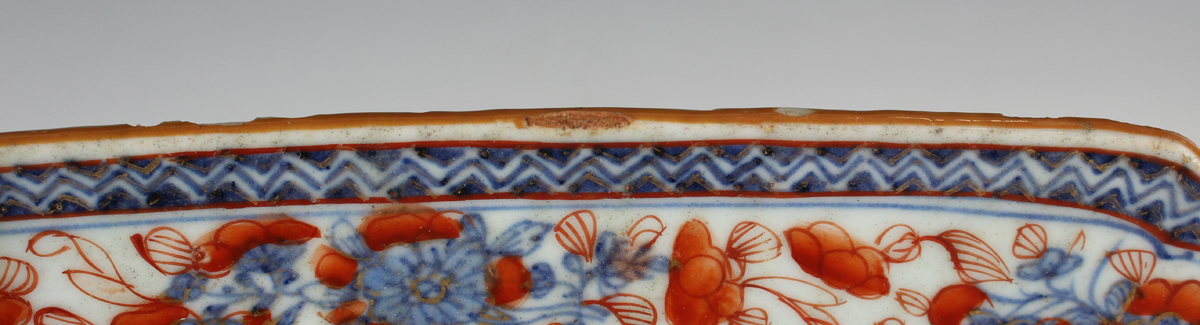 A Chinese Imari export porcelain meat plate, Qianlong period, painted and gilt with flowers, - Image 2 of 6