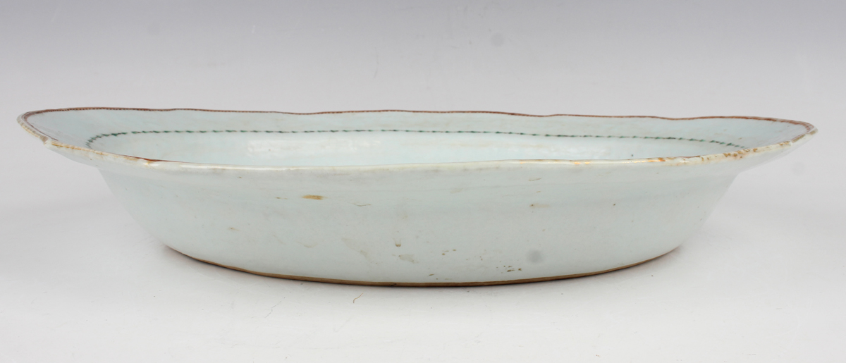 A Chinese export porcelain soup tureen, cover and stand, Qianlong period, each of shaped oval - Image 3 of 20