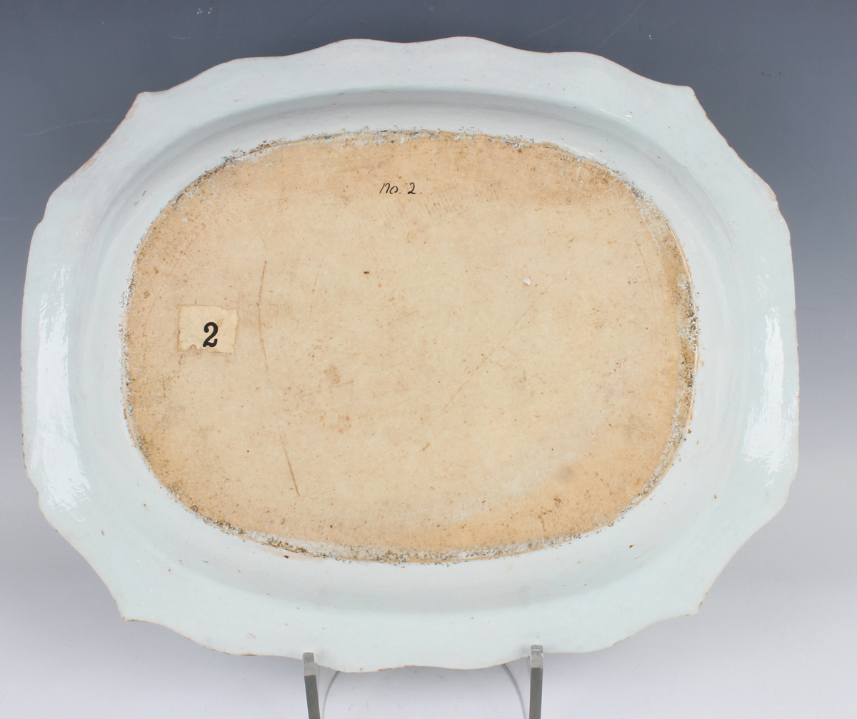 A Chinese export porcelain meat dish and strainer, Qianlong period, the meat dish with shaped rim, - Image 10 of 15