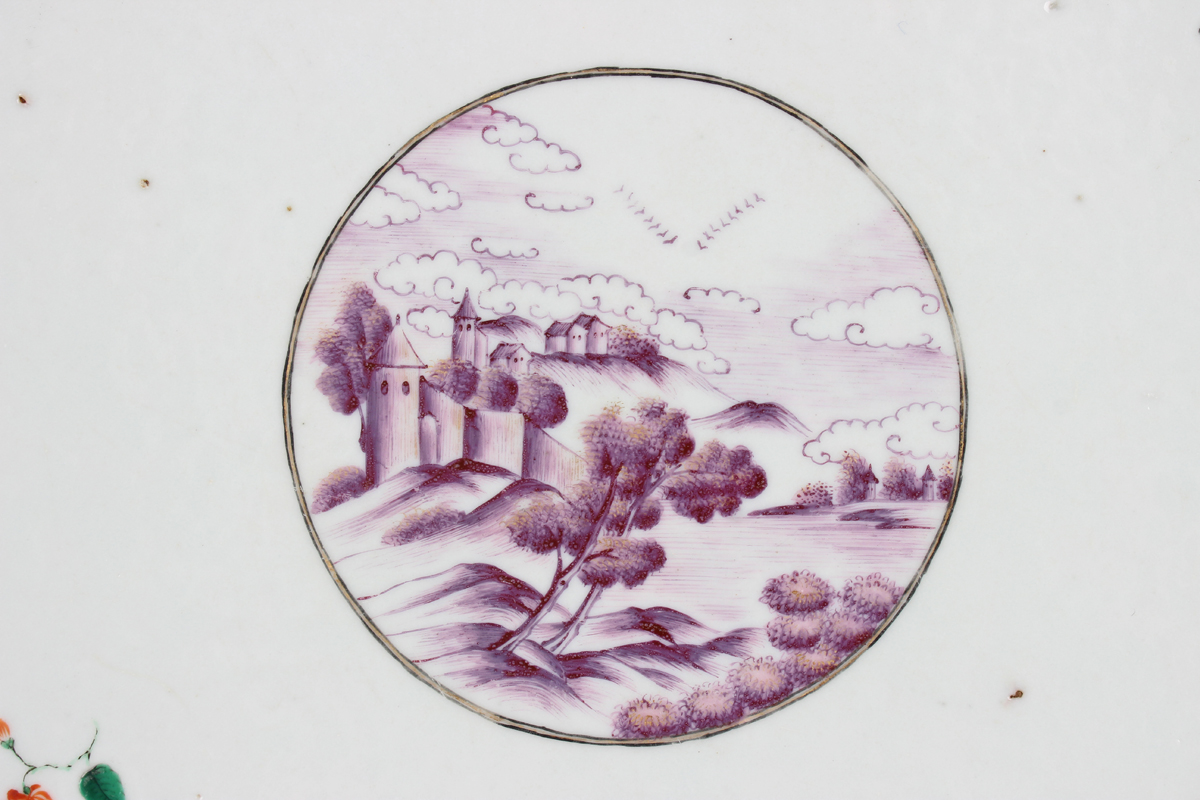 A graduated set of three Chinese export porcelain meat dishes, Qianlong period, each with shaped - Image 17 of 18