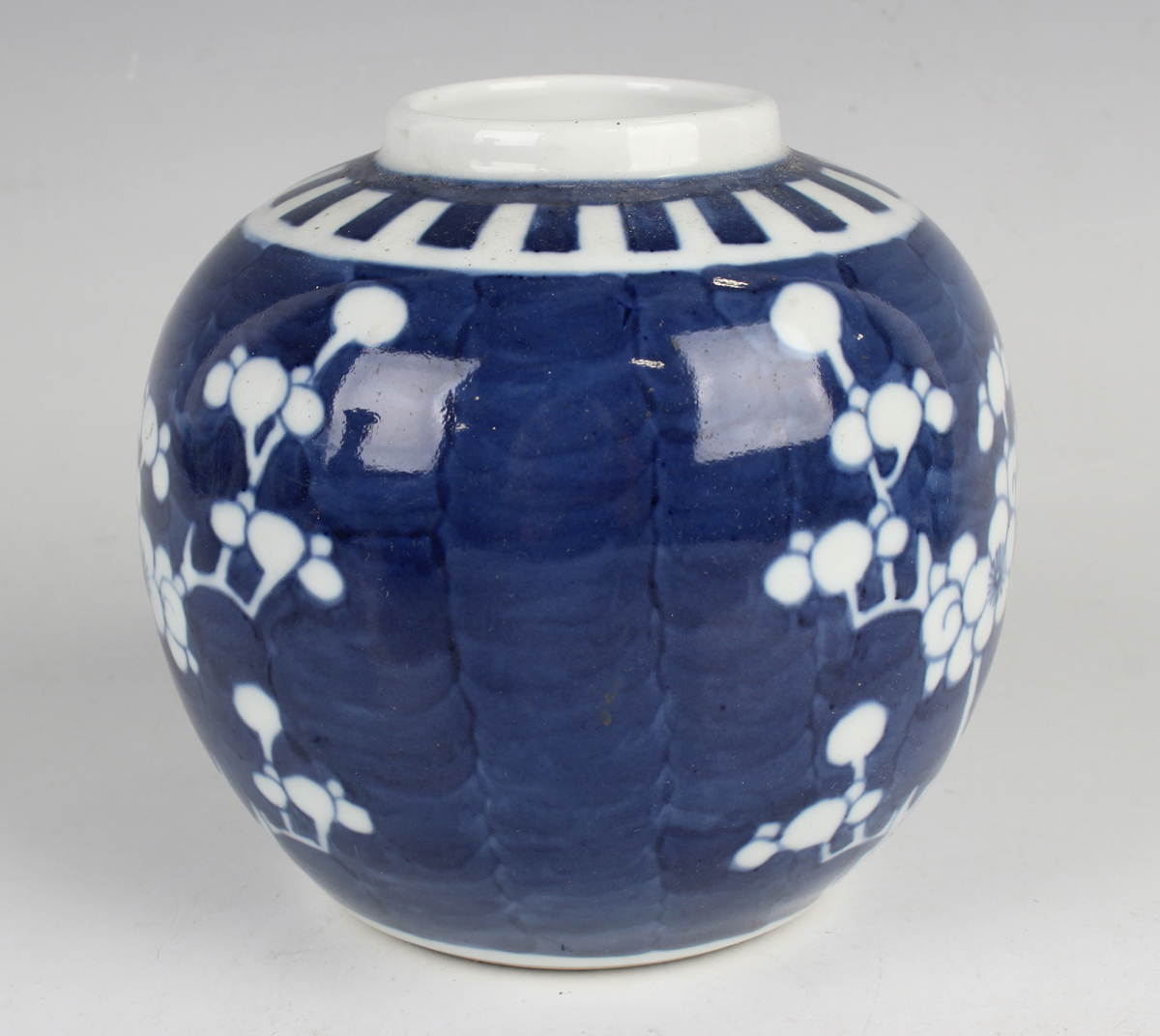 A Chinese blue and white porcelain 'phoenix tail' vase, late 19th century, painted with blossoming - Image 14 of 29