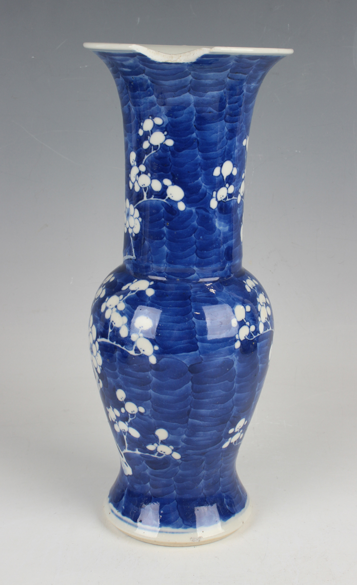 A Chinese blue and white porcelain 'phoenix tail' vase, late 19th century, painted with blossoming - Image 26 of 29