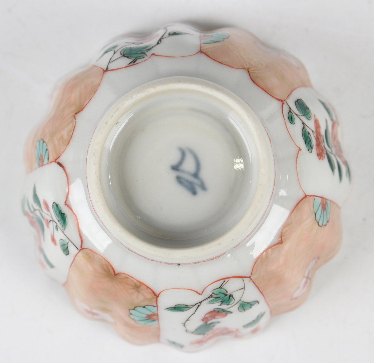 A small group of Chinese pottery, including an Imari mug, Kangxi period, painted with a coastal - Image 10 of 35