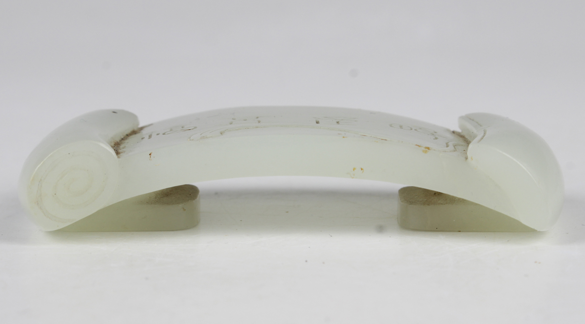 A Chinese pale celadon jade belthook and buckle, probably 20th century, the belthook of typical - Image 10 of 12