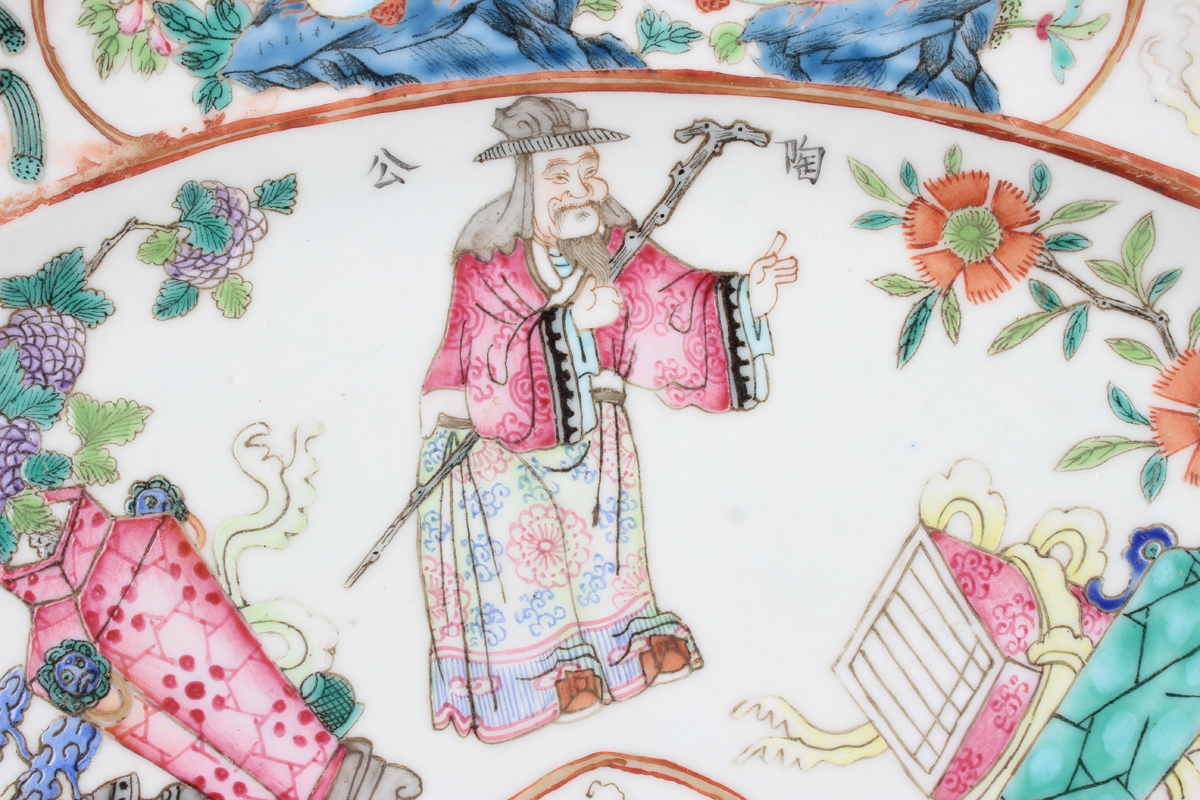 A Chinese Canton famille rose porcelain oval meat dish, mid-19th century, painted with four - Image 11 of 12
