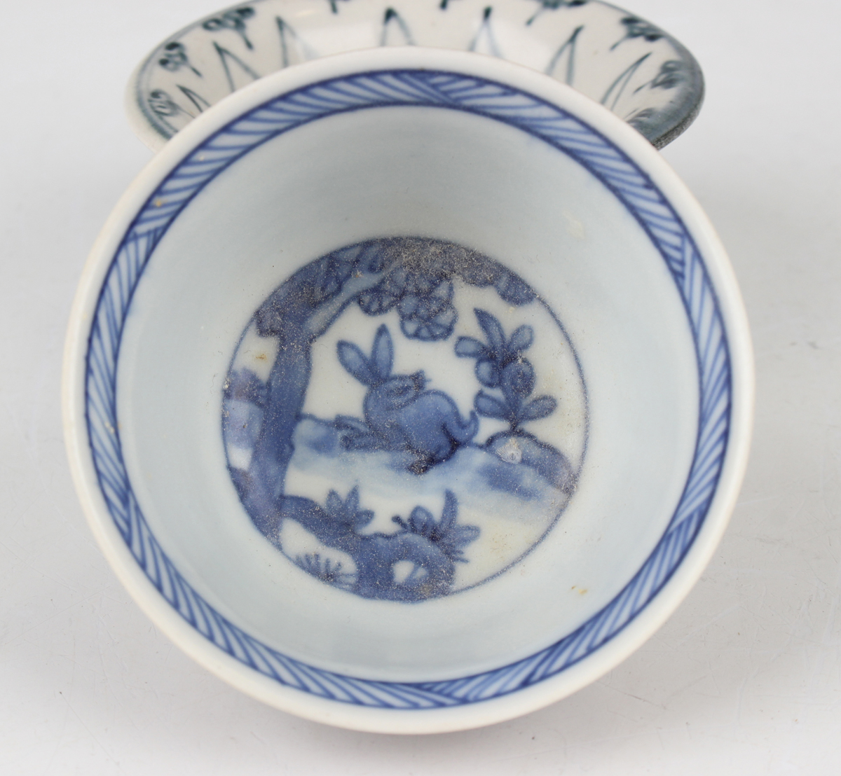 A Chinese Ca Mau shipwreck blue and white Batavian export porcelain teabowl, circa 1730, the - Image 13 of 13